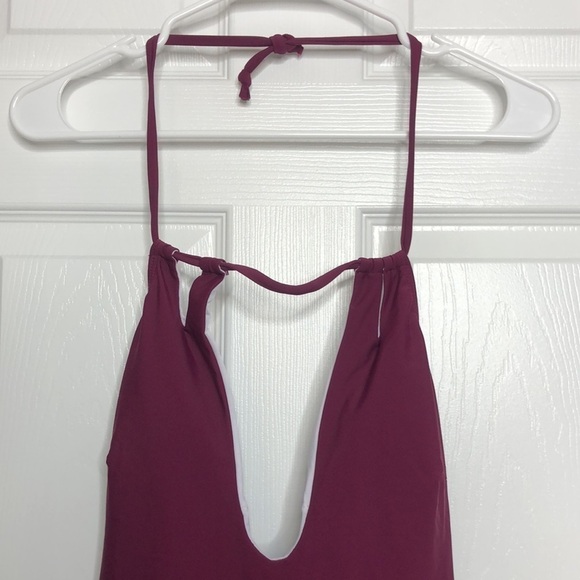 New Cupshe Red Burgundy Plunging Neckline Adjustable Straps Removable Pads L - Picture 3 of 7
